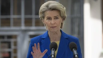 Президент Еврокомиссии обсудила с Зеленским проблему с непредоставленным кредитом на €90 млрд