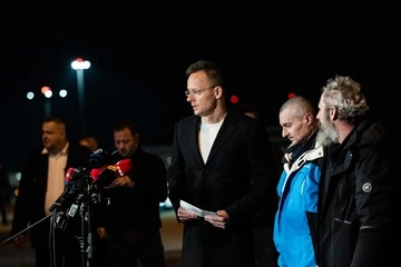 Сийярто подтвердил прибытие в Будапешт двух украинских пленных с двойным гражданством