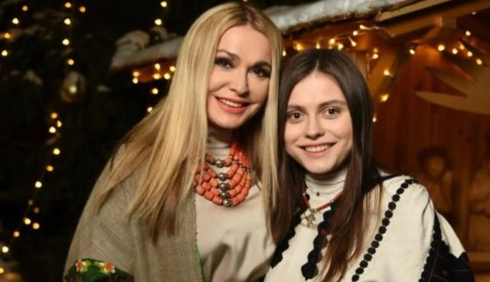 "Мама частіше спілкується": молодша донька Ольги Сумської висловилася про сестру в Росії