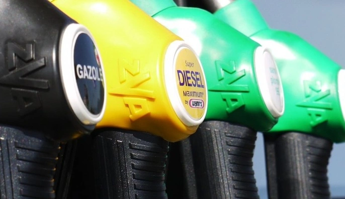 Цены на бензин могут снизиться в ближайшие дни - эксперт