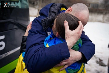 Обмен пленными украинскими защитниками 5 марта: фоторепортаж