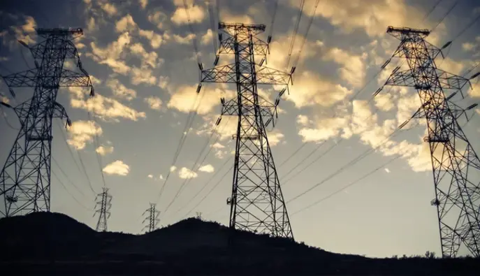 Укренерго: через хмарну погоду та наслідки атак у низці областей застосовуються обмеження