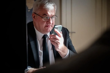 Угорщина ігнорує запити України щодо затриманих інкасаторів: заява очільника МЗС