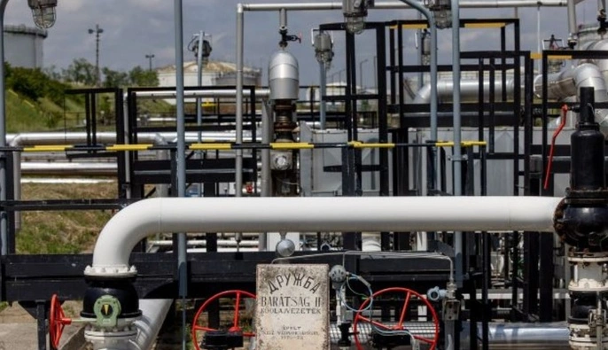 Венгрия дала Украине три дня, чтобы возобновить транзит российской нефти через 