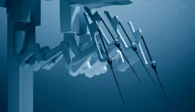 У Британії вперше прооперували пацієнта роботом за 2400 км від хірурга