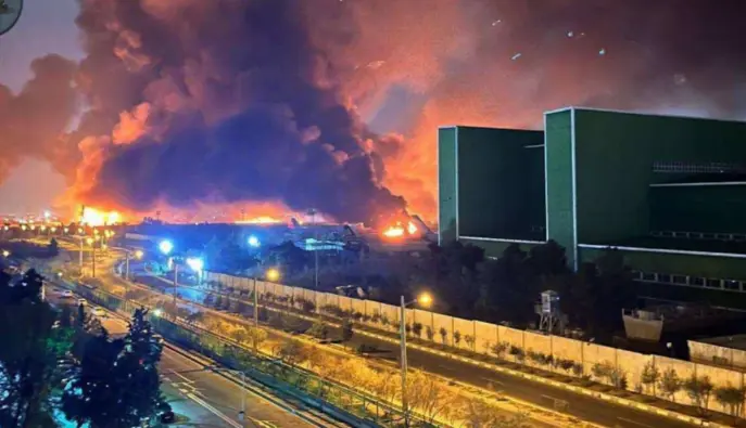 У Тегерані після авіаударів горить аеропорт Мехрабад – CNN