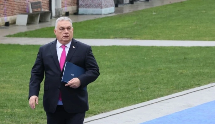 Орбан использует тему 