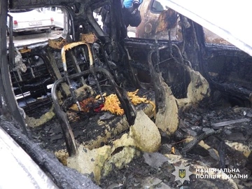 У Києві чоловік підозрюється у підпалі та пошкодженні авто