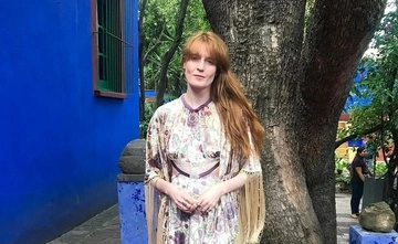 Флоренс Уэлч на концерте в Праге вступилась за украинский флаг: видео растрогало сеть