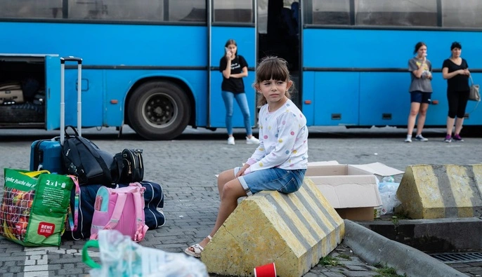 Із чотирьох населених пунктів Херсонщини примусово евакуюють 46 дітей з батьками