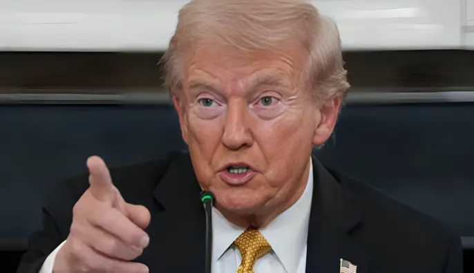 Трамп пригрозил Ирану ударом в 20 раз сильнее в случае блокирования Ормузского пролива