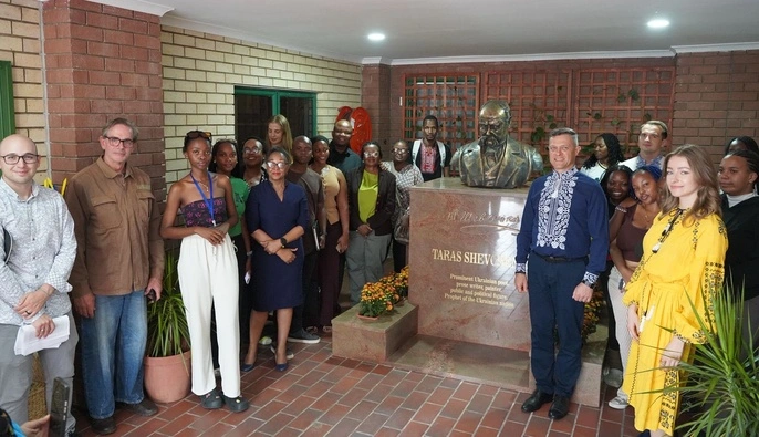 Перший Шевченко в Африці: в Республіці Ботсвана встановили памʼятник Кобзаря 