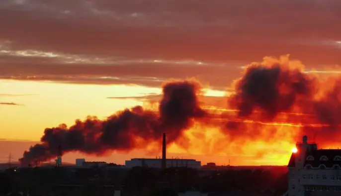 Російська армія вдарила БпЛА по Харкову 10 березня: спалахнув будинок 