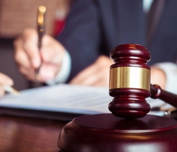 В Германии суд признал 16-летнего украинца виновным в двойном убийстве женщины и ее дочери