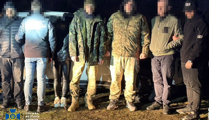 Правоохоронці затримали 13 організаторів схем ухилення від мобілізації