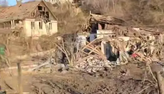 Росія вдарила КАБом по житлових будинках в Запоріжжі: троє поранених