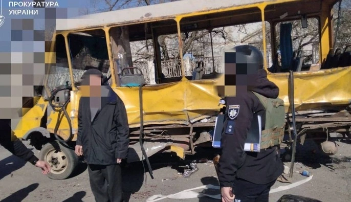 Кількість постраждалих внаслідок удару РФ по автобусу у Херсоні зросла до 20