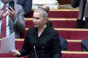 Наверное, это любовь: Вирастюк снова не сводит глаз с Тимошенко