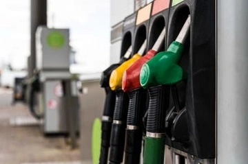 Стратегічних резервів нафти вистачить лише на місяць: експерт про подорожчання пального