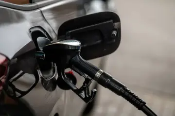 Кабмин готовит программу компенсации расходов на топливо из-за подорожания нефти – Зеленский  