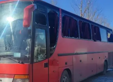 РФ нанесла удар беспилотником по автобусу в Харьковской области – есть погибший и 4 раненых