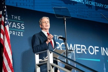 США ослабили санкции против российской нефти: что решил Трамп и сколько может заработать Россия