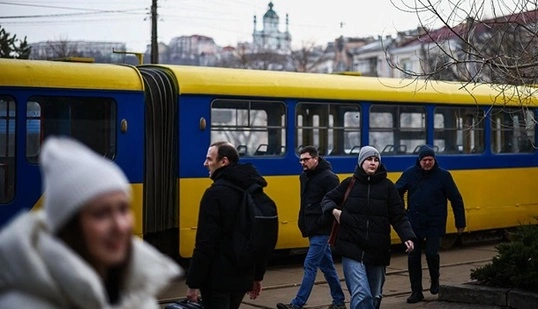В столице из-за последствий обстрела приостановлено движение электротранспорта — КГГА