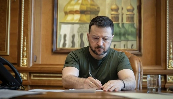 Зеленський відзначив 34 громадян державними нагородами до Дня українського добровольця