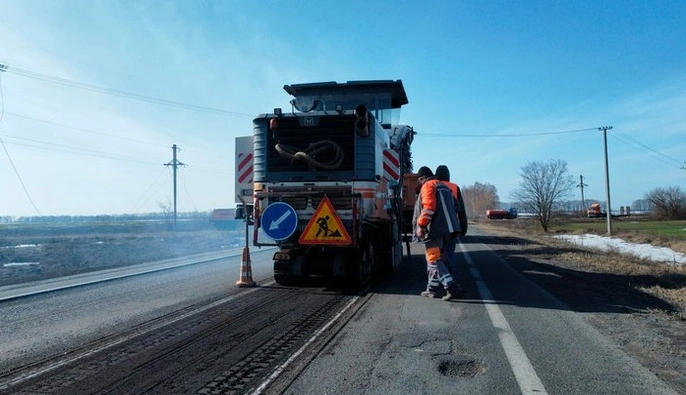 В Украине уже отремонтировано более 518 тыс. кв. м поврежденных дорог