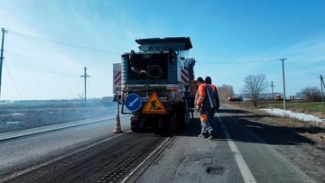 В Украине уже отремонтировано более 518 тыс. кв. м поврежденных дорог