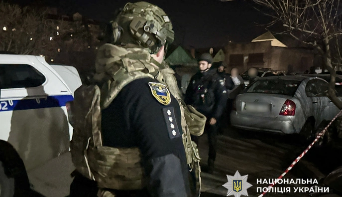 У Черкасах чоловік підірвав гранату біля під’їзду житлового будинку та загинув