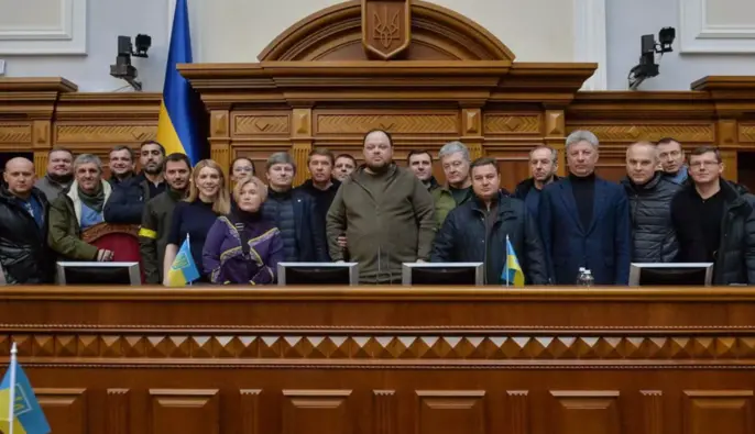 Мобілізація нардепів: чому служити мають не лише депутати, а й чиновники та силовики