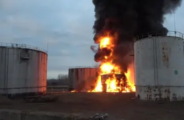 В Краснодарском крае после атаки БПЛА вспыхнул пожар на нефтебазе  