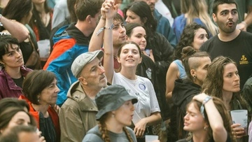 Большинство украинцев поддерживают идею проведения референдума по мирному соглашению, - опрос