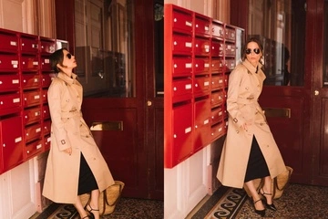 Карпа сфотографувалася біля поштових скриньок та пригадала магію паперових листів