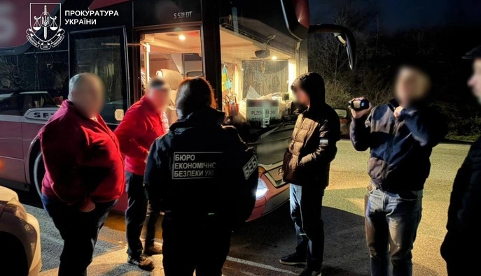 На Закарпатті продавали квитки на рейси до ЄС в обхід каси 