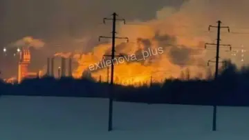 Поврежденный дронами завод в России остановлен до мая - Bloomberg