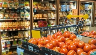 В Україні пропонують створити продовольчі банки: експерт розповів деталі