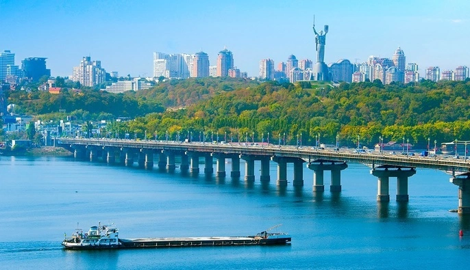 Міст Патона у Києві перебуває в критичному стані та може не витримати навантаження - експерт