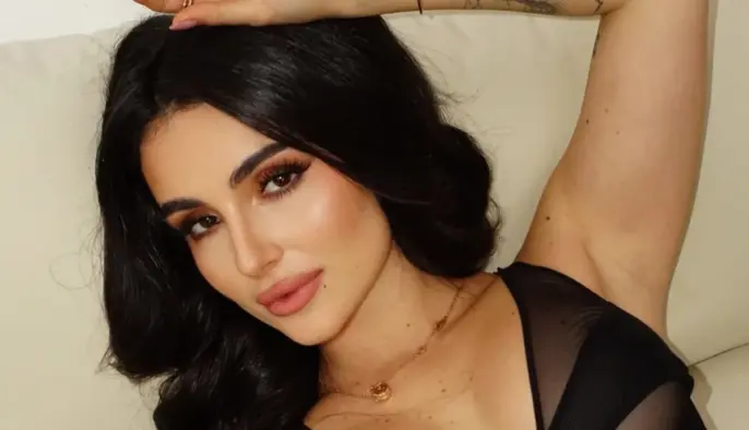 "Палає": Анна Тринчер подышала с надрывом в новой песне о любви