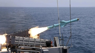 Иран атаковал базу США и Британии в Индийском океане: ракеты не достигли цели