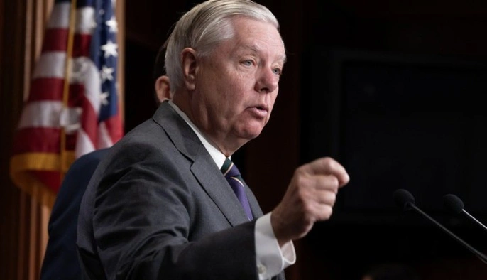 Через позицію Іспанії сенатор пропонує Трампу забрати авіацію США з країни