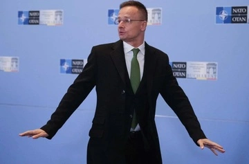 Сіярто регулярно звітував Лаврову під час засідань ЄС — WP