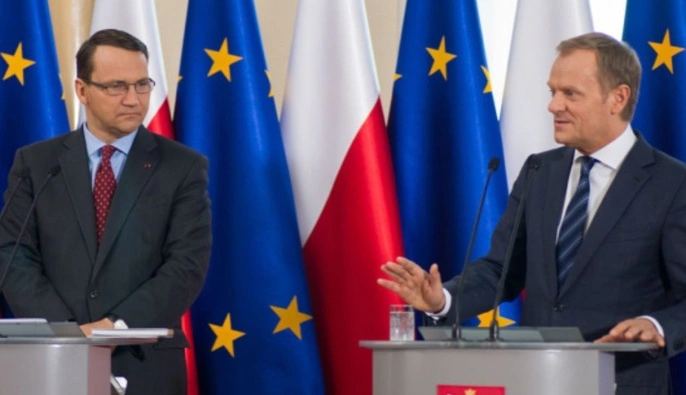 Туск і Сікорський розкритикували Навроцького за його намір відвідати Угорщину та підтримати Орбана