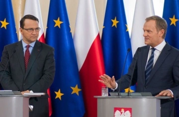 Туск и Сикорский подвергли критике Навроцкого за его намерение посетить Венгрию и поддержать Орбана