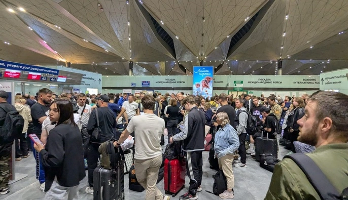У Петербурзі через атаку дронів затримали або скасували майже сотню рейсів