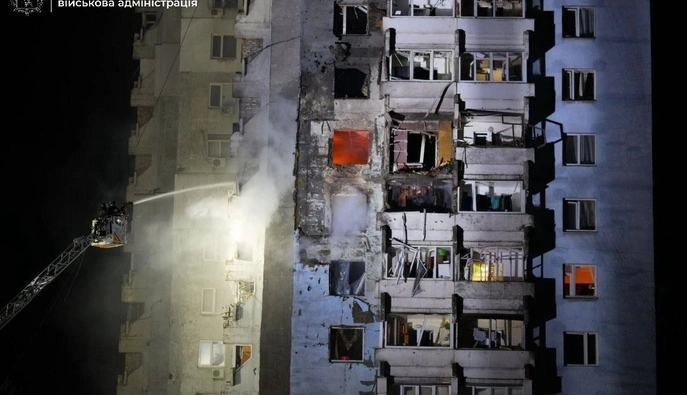 Атака на Запоріжжя: зруйновані та пошкоджені багатоквартирні та приватні будинки, є загиблий та поранені 