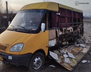 На Сумщині ворог атакував маршрутку, постраждав водій