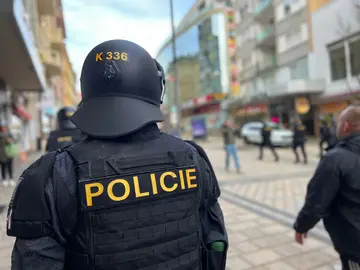 Полиция арестовала троих подозреваемых в поджоге оружейного завода в Чехии