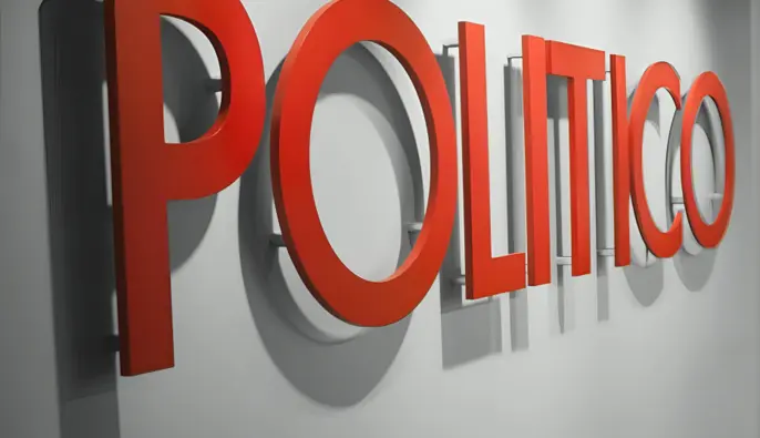 Politico розпочало розслідування через витік у мережу приватної розмови репортера з чиновником ЄС